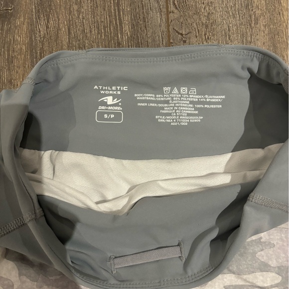 Athletic Works Shorts - Picture 2 of 5